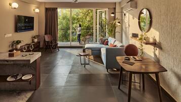 Estudio de diseñador, 1 cama King size, balcón | 1 habitación, ropa de cama de alta calidad y camas con efecto memoria