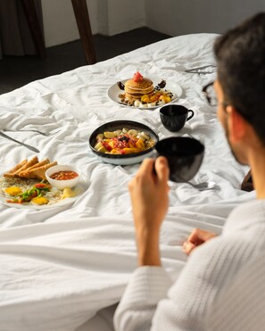 Colazione continentale, servita tutte le mattine (400 INR a persona) 