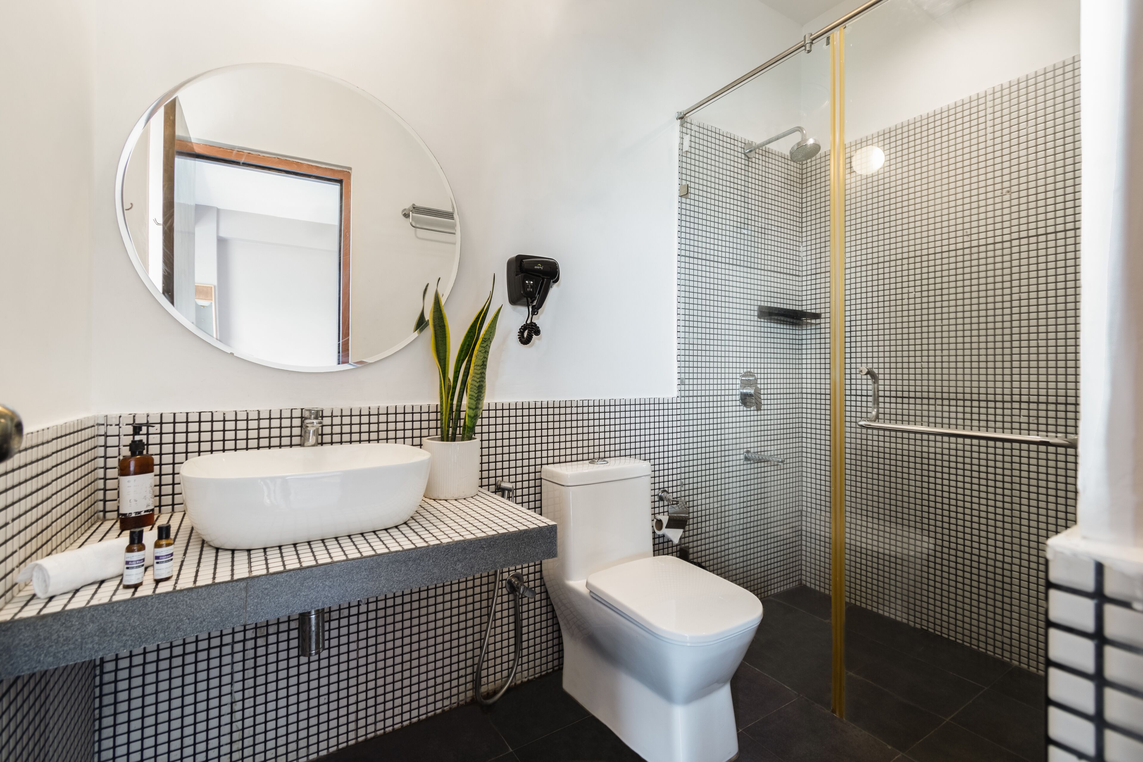 Foto - Minimalist Poshtel & Suites