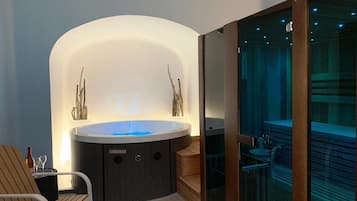 Sauna seca, banheira de hidromassagem