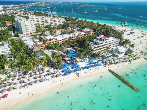 Beachfront Nautibeach Condo 4 with Direct Beach Access & First-Floor Patio