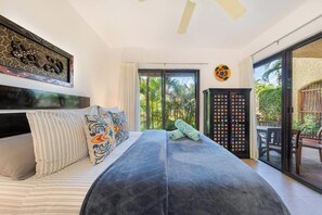 2 bedrooms, travel cot, WiFi, bed sheets