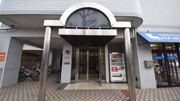 施設の入り口