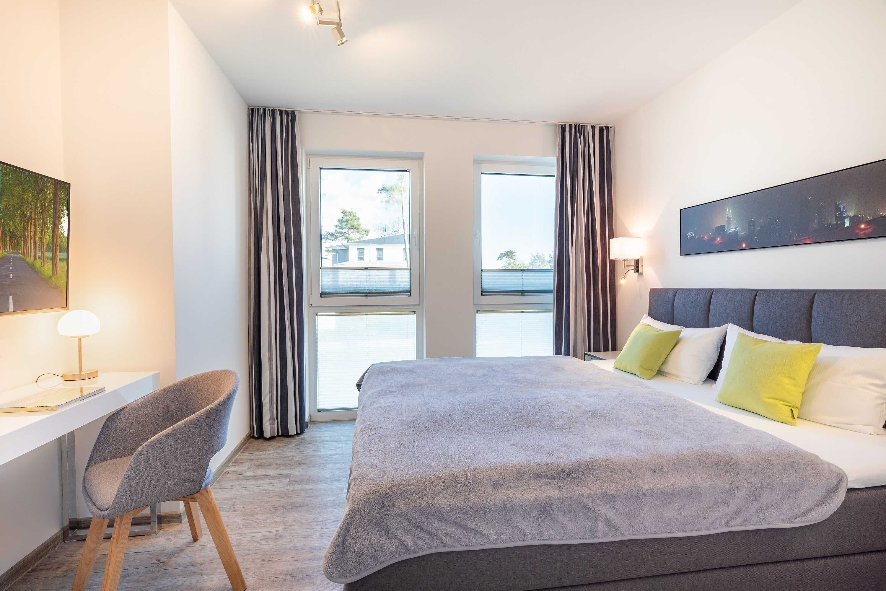 3 Schlafzimmer, Schreibtisch, Reisekinderbett, WLAN