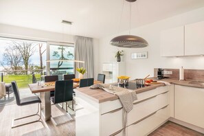 Réfrigérateur, micro-ondes, four, lave-vaisselle