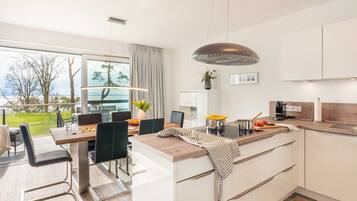 Kühlschrank, Mikrowelle, Ofen, Geschirrspüler