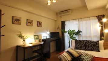 Double Room (306) | 1 bedroom, desk, iron/ironing board, free WiFi