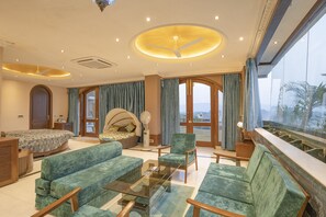 Quarto real, vista para o rio | Ferros/tábuas de passar roupa, Wi-Fi de cortesia