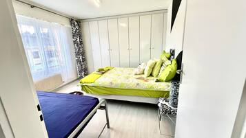 2 Schlafzimmer, Bügeleisen/Bügelbrett, Reisekinderbett, kostenloses WLAN