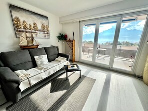 Smart TV, DVD player, books, video library - Residential flat (Montreux)