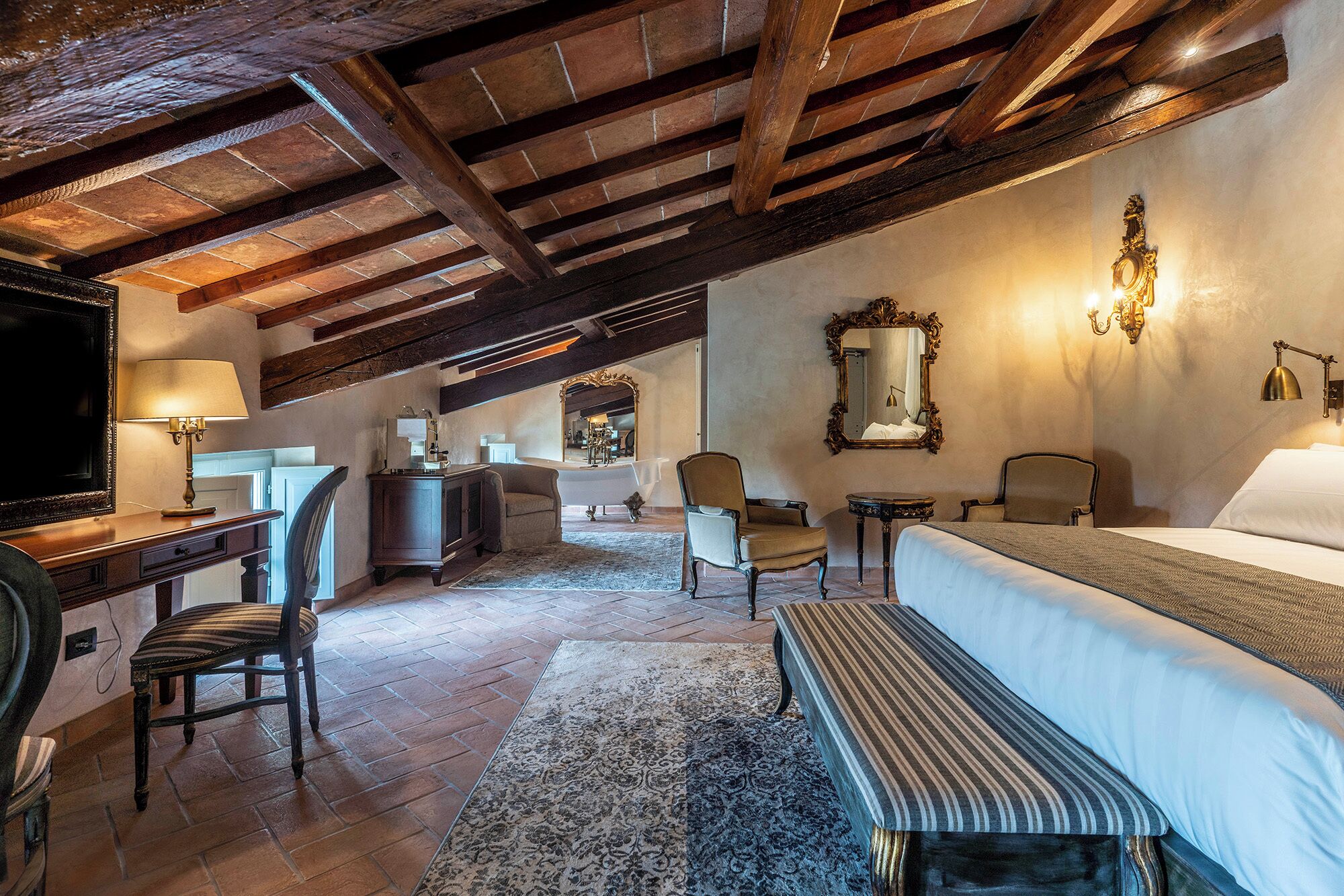 Master Suite Piccionaia | Living area | 42-inch LED TV with digital channels, TV, Netflix
