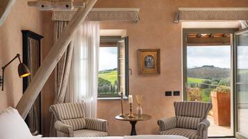 Master Suite Bellavista | Living area | 42-inch LED TV with digital channels, TV, Netflix