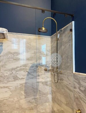 Master Suite Quartierino | Hypo-allergenic bedding, down comforters, minibar, in-room safe - Villa Petriolo (Cerreto Guidi)
