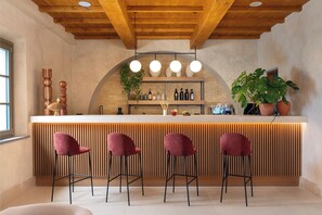3 bares o lounges, bar de cocteles