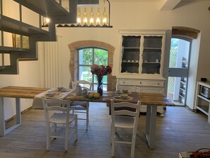 Buffet déjeuner gratuit tous les jours