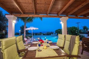 Outdoor dining - Beautiful villa with sea view and private pool only 7min drive from Lindos (kalathos lindos)