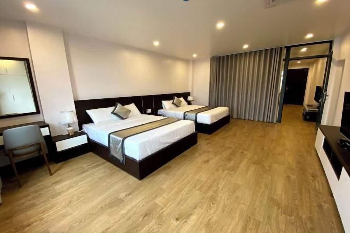 In-room safe, desk, blackout drapes, soundproofing