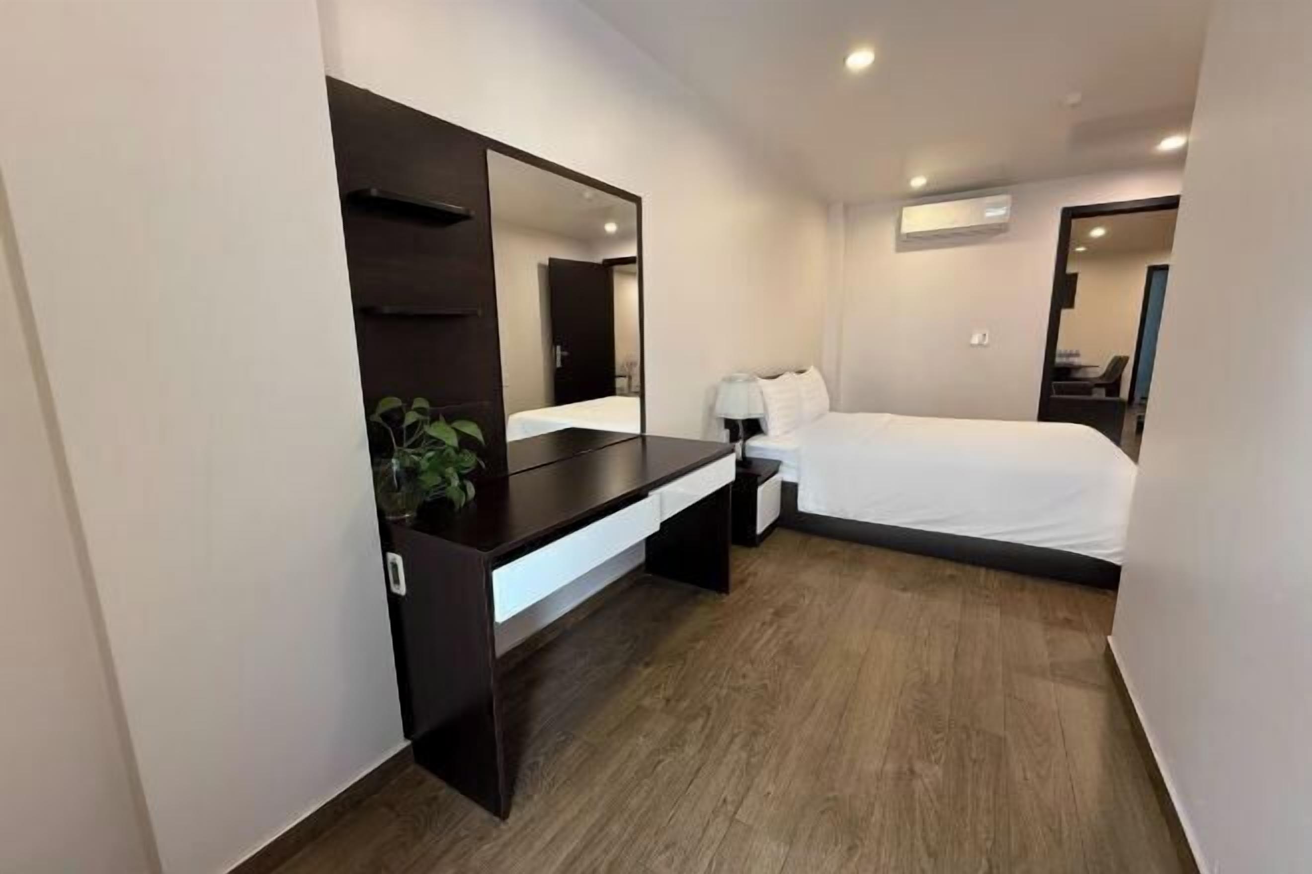 In-room safe, desk, blackout drapes, soundproofing