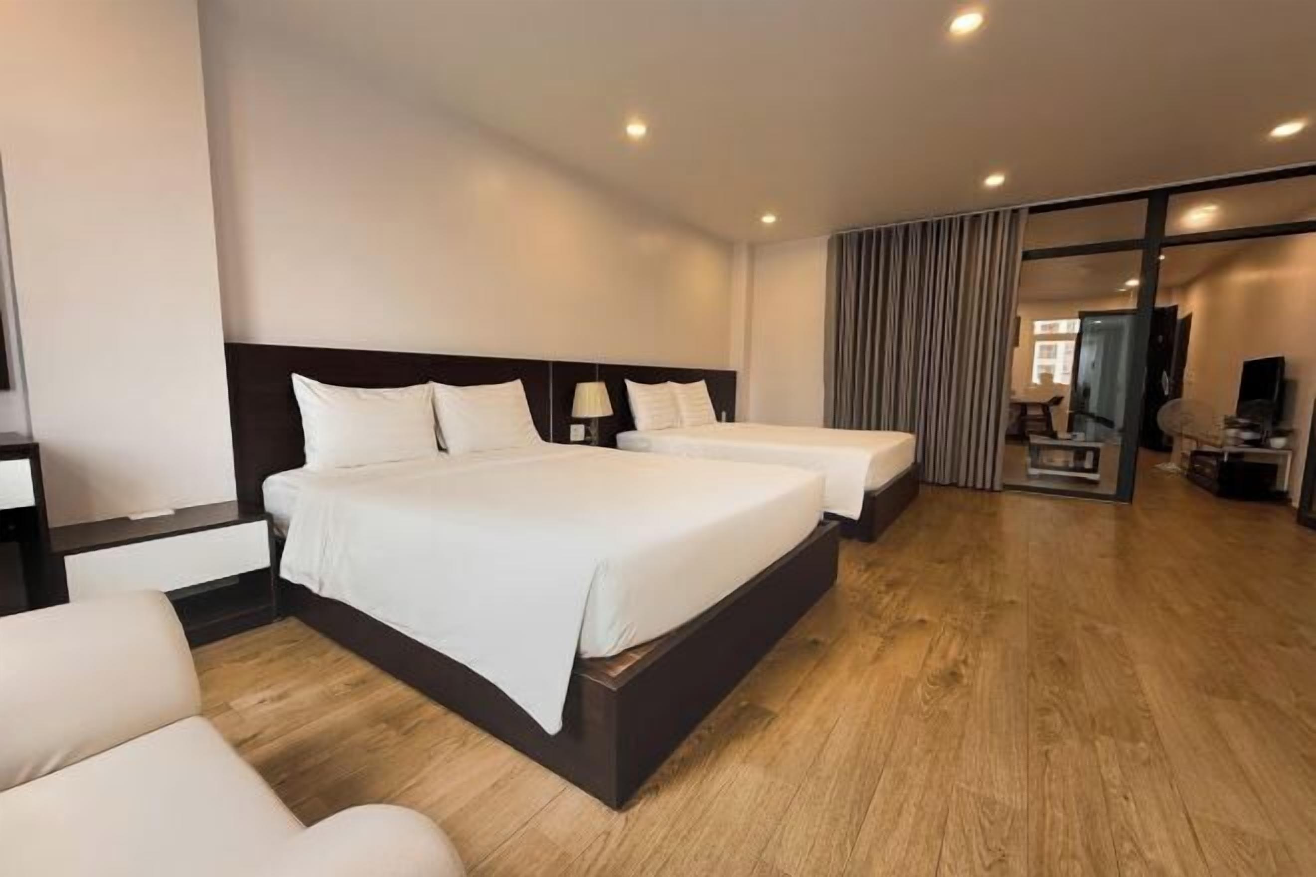 In-room safe, desk, blackout drapes, soundproofing