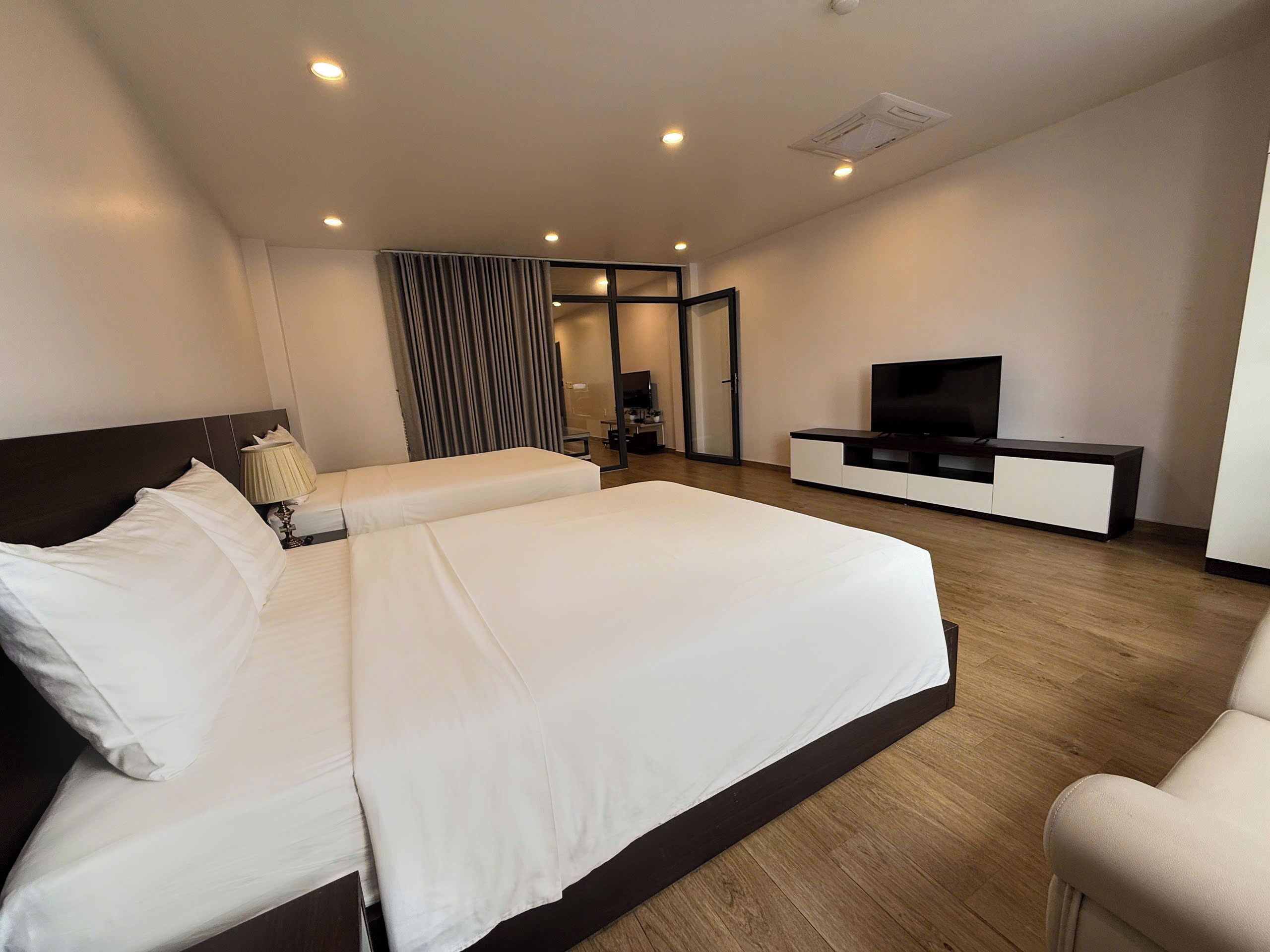 ルーム クイーンベッド 2 台 (Nova Apartment) | セーフティボックス (室内)、デスク、遮光カーテン、防音設備