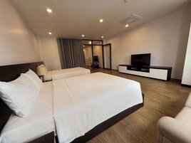 Nova Apartment, 2 Queen Beds | In-room safe, desk, blackout drapes, soundproofing