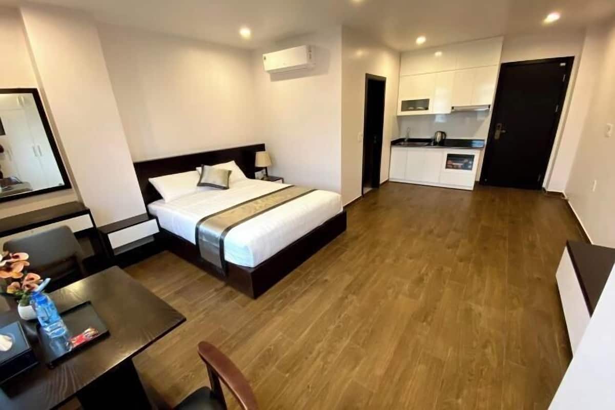 In-room safe, desk, blackout drapes, soundproofing