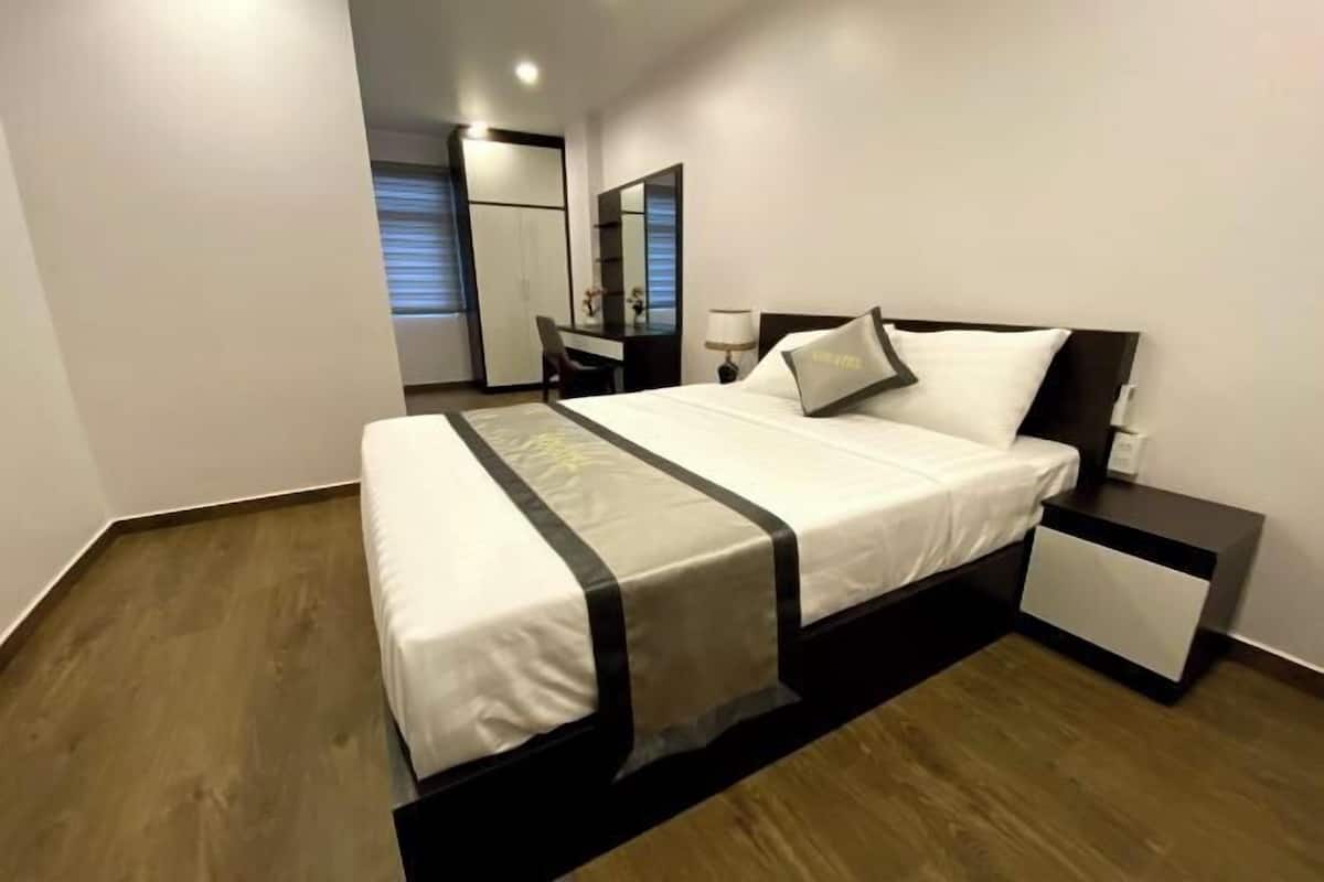 In-room safe, desk, blackout drapes, soundproofing