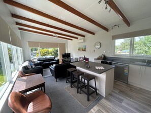 TV - Cosy Nook on Derwent (Naseby)