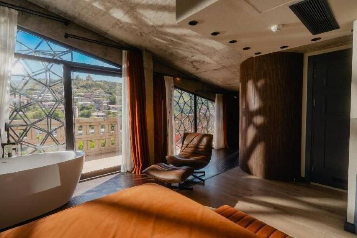 Literie de qualité, minibar, coffre-fort, bureau