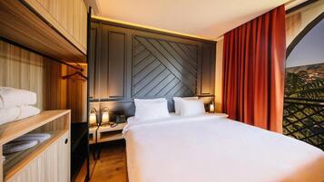 Business Room, River View