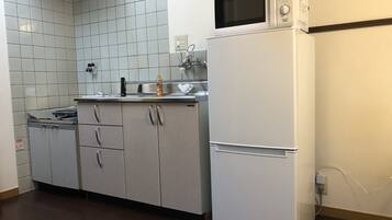 Fridge, microwave, stovetop, electric kettle