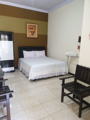 Deluxe Room | Free WiFi - Homestay Menspul 27 (Banyuwangi)