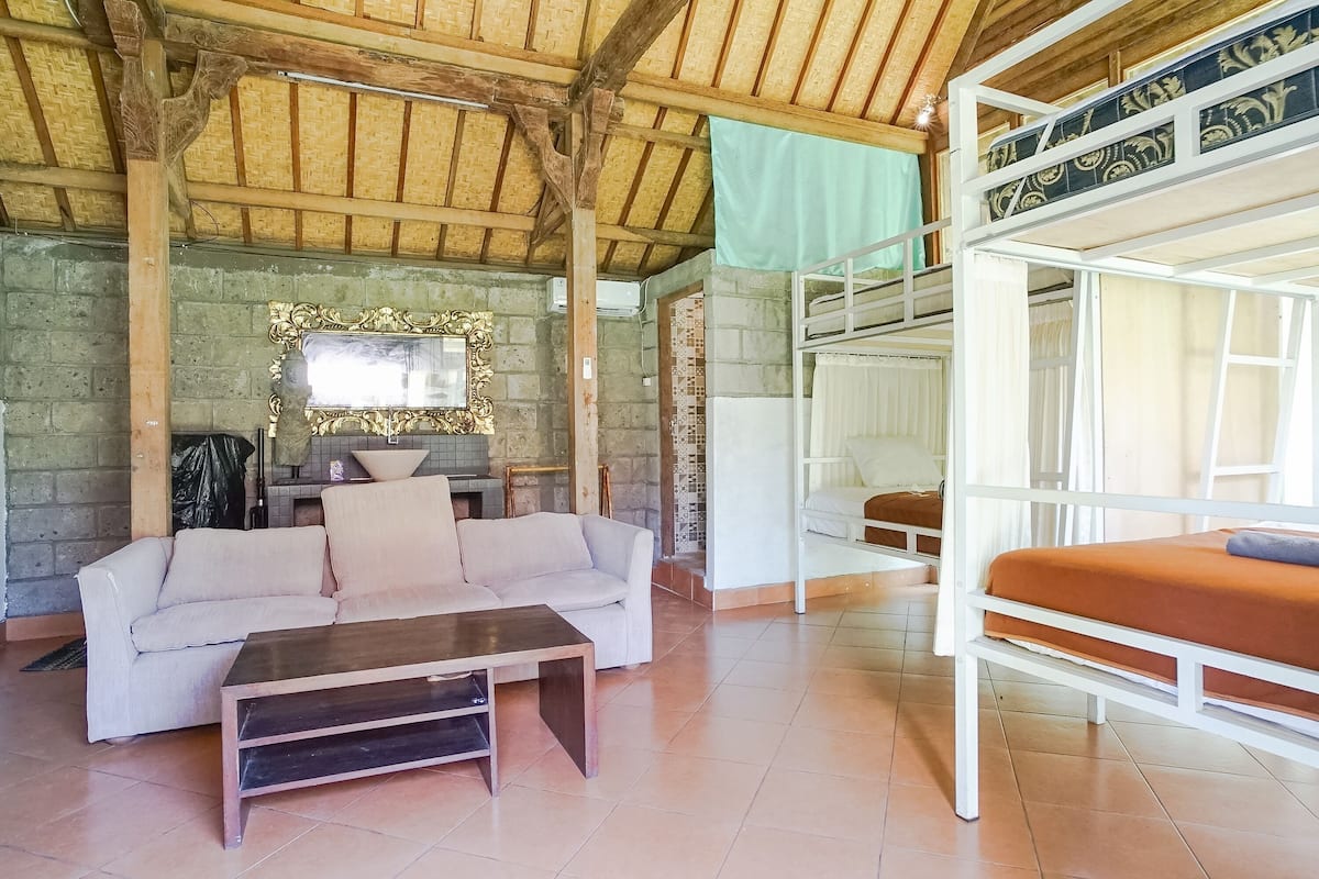 Bed in 8-bed mixed dormitory