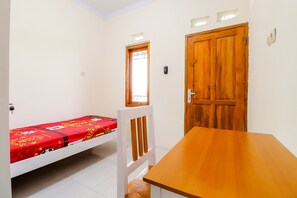 Standard Single Room | Free WiFi, bed sheets
