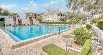 Charming Carriage House in Rosemary | Walk to Pool | Near Beach | Tennis Courts