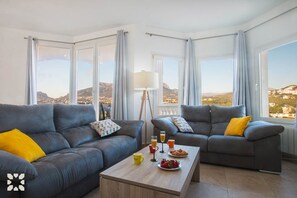 Televisie en een open haard