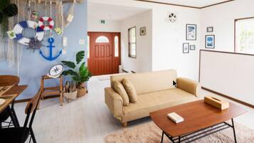 House, 2 Bedrooms | Living area | Flat-screen TV