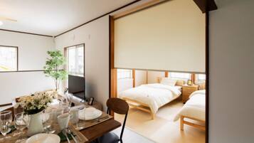 Hus, 2 soverom | Oppholdsområde | Flatskjerm-TV