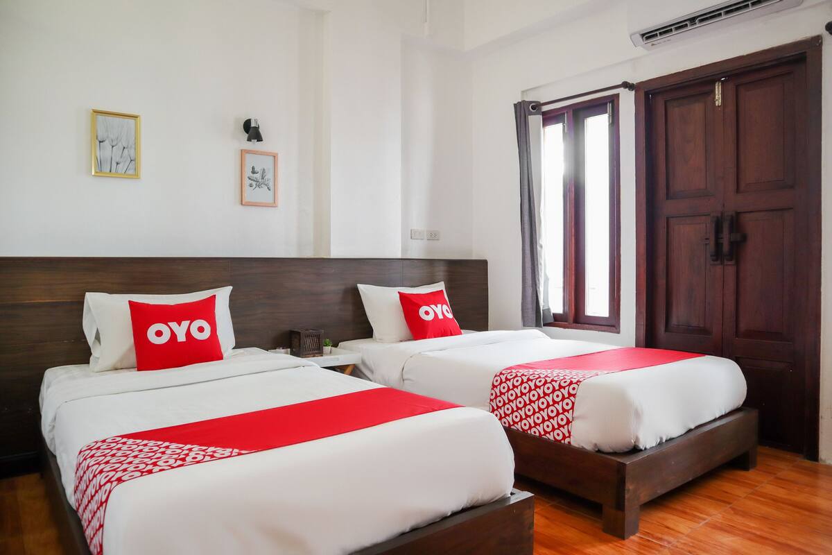 Standard Twin Room | Desk, free WiFi