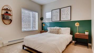 2 chambres, fer et planche Ă repasser, draps fournis