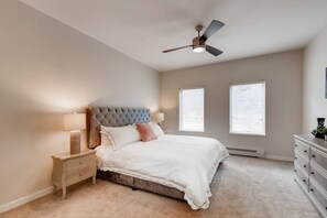 2 bedrooms, iron/ironing board, bed sheets
