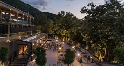 The Lynx Mountain Resort