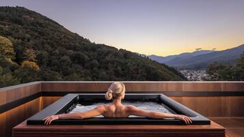 Couples treatment rooms, sauna, steam room, body treatments, facials