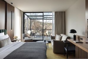 Chambre Junior, vue ville | Literie de qualité supérieure, matelas Tempur-Pedic, minibar