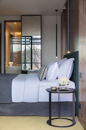 Deluxe-Doppelzimmer, Stadtblick | Hochwertige Bettwaren, Tempur-Pedic-Betten, Minibar, Zimmersafe