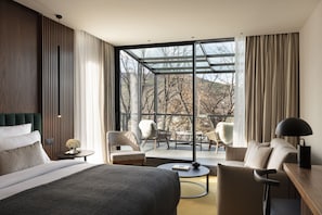 Junior Room, City View