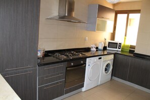 Réfrigérateur, micro-ondes