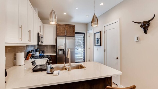 Private kitchen - The Honeysuckle Homestead Georgetown Living (Georgetown)