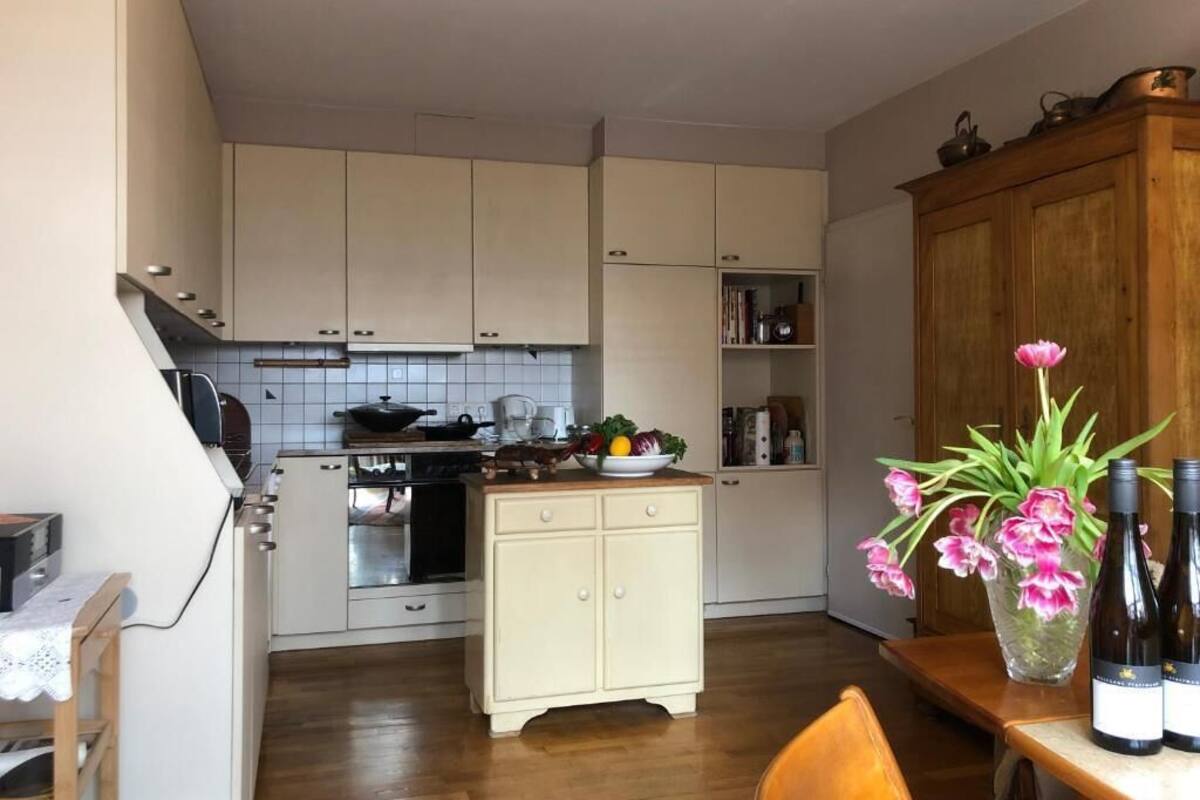 Deluxe-Apartment, Balkon, Blick auf den Innenhof | Eigene Küche