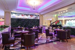 Unclassified image, 3 of 62, button - City Phoenix Hotel, Europe, Country Garden, Chuzhou (Chuzhou)